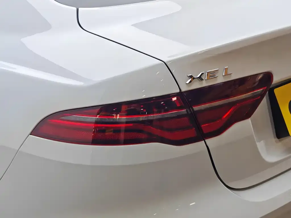 Jaguar XEL — фото 6