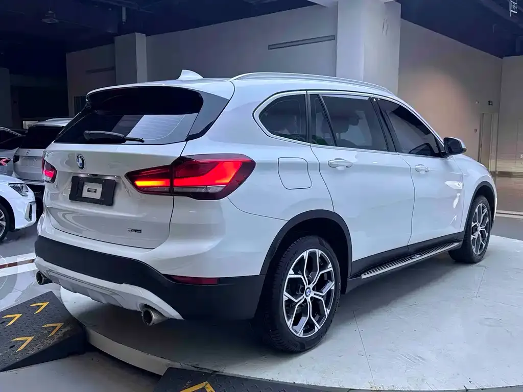 BMW X1 — фото 7