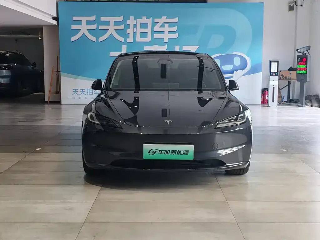 Tesla Model 3 — фото 2