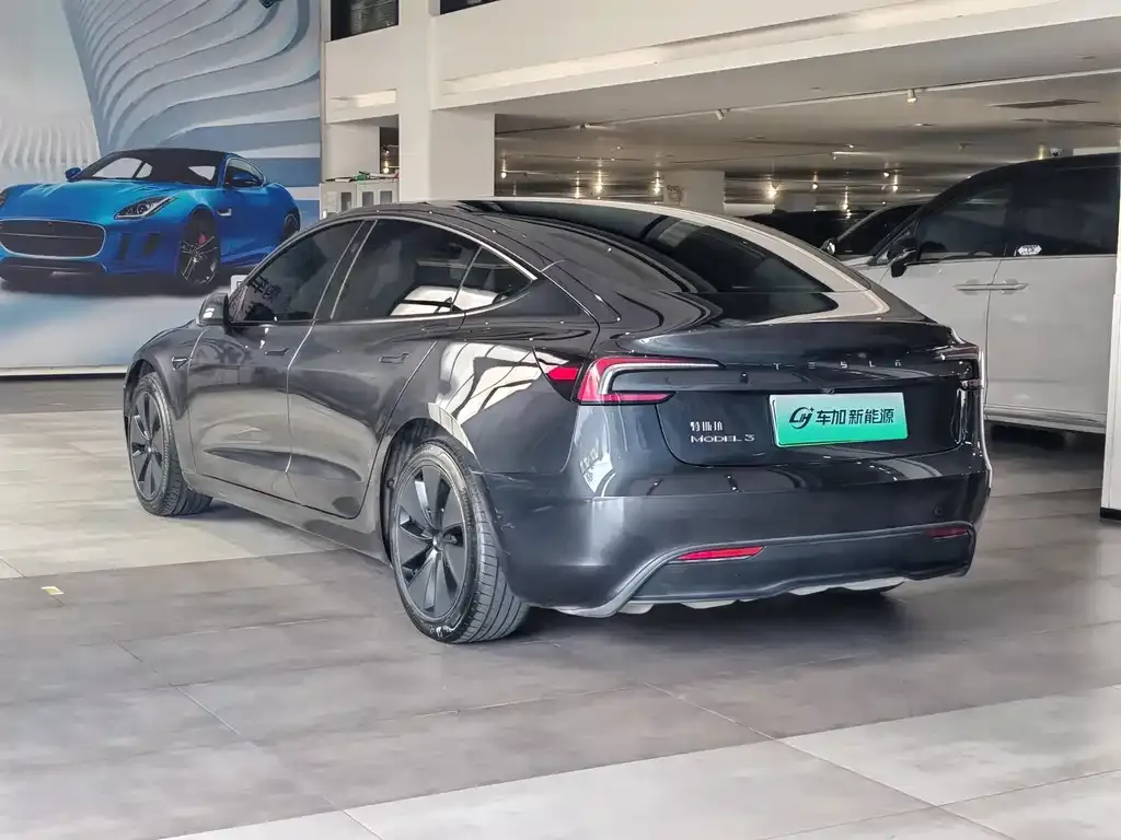 Tesla Model 3 — фото 4