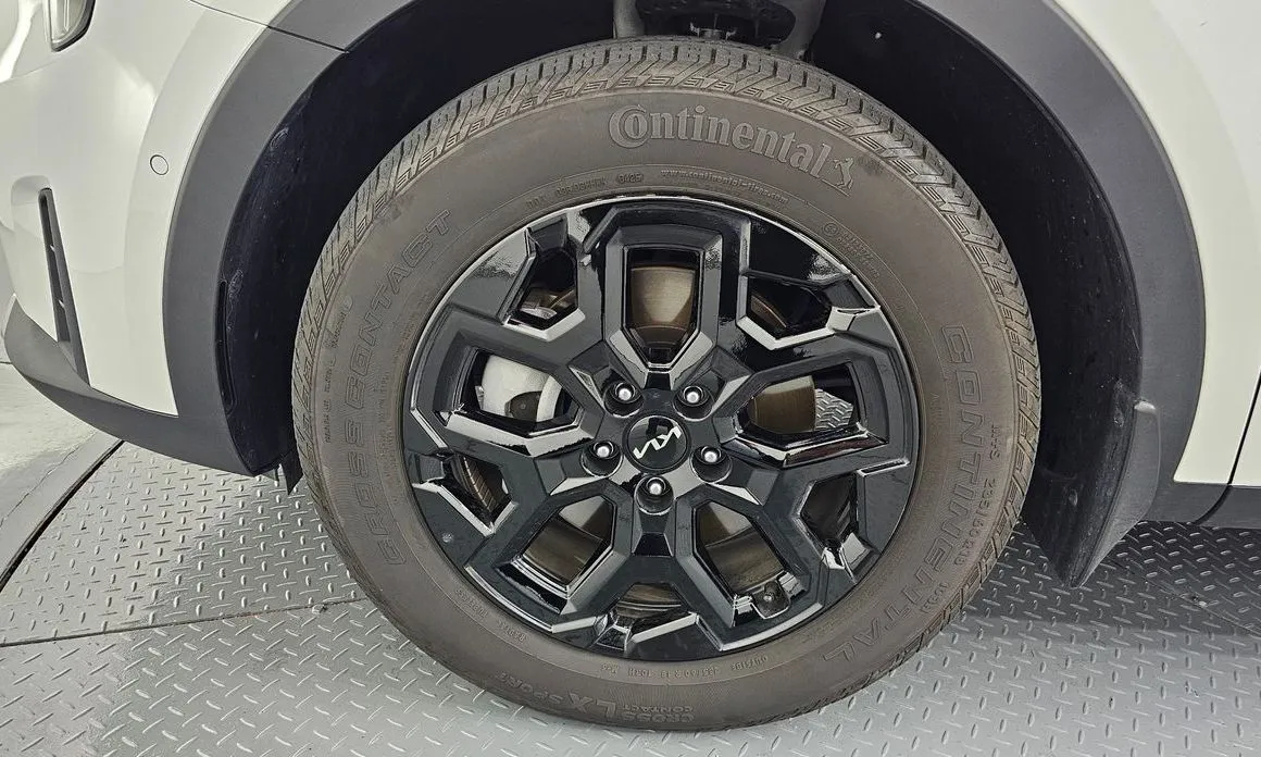 Kia Sorento — фото 7