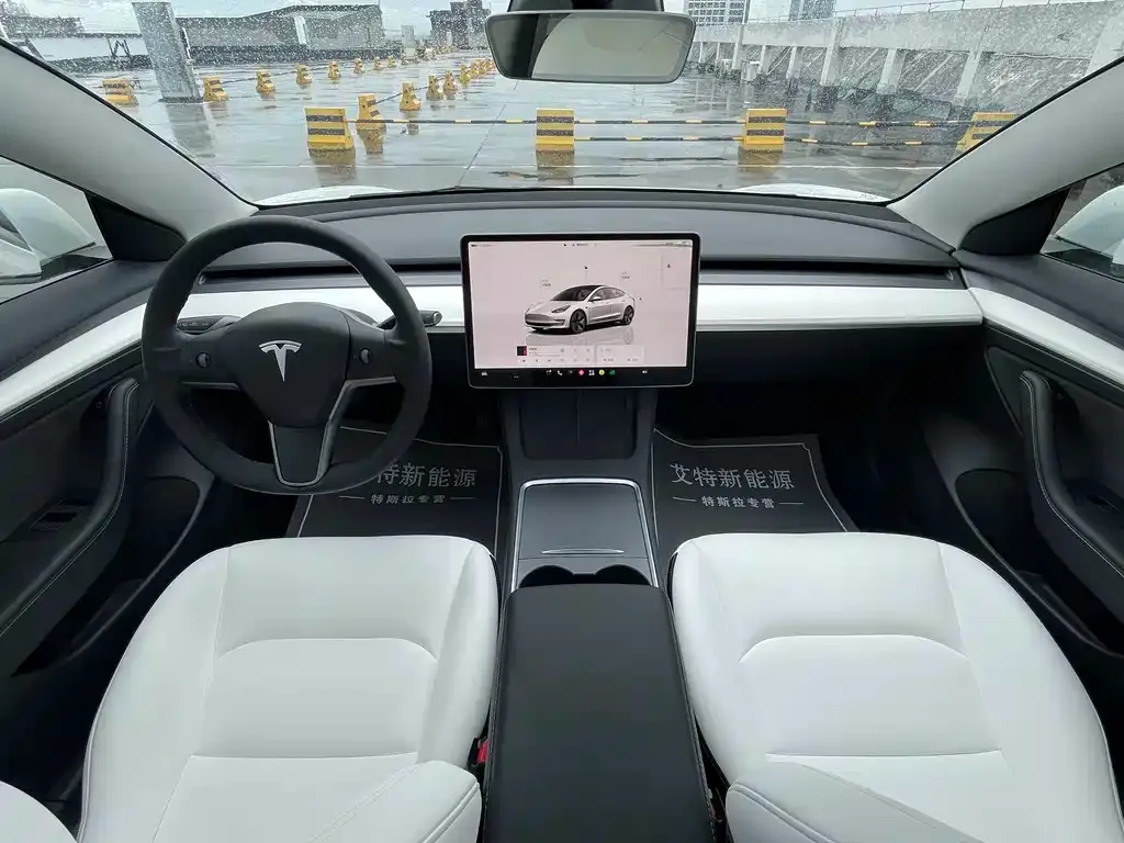 Tesla Model 3 — фото 9