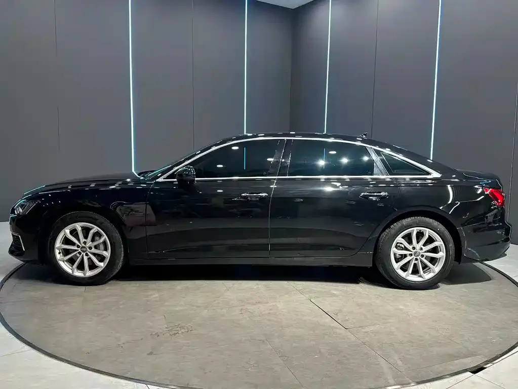 Audi A6L — фото 8