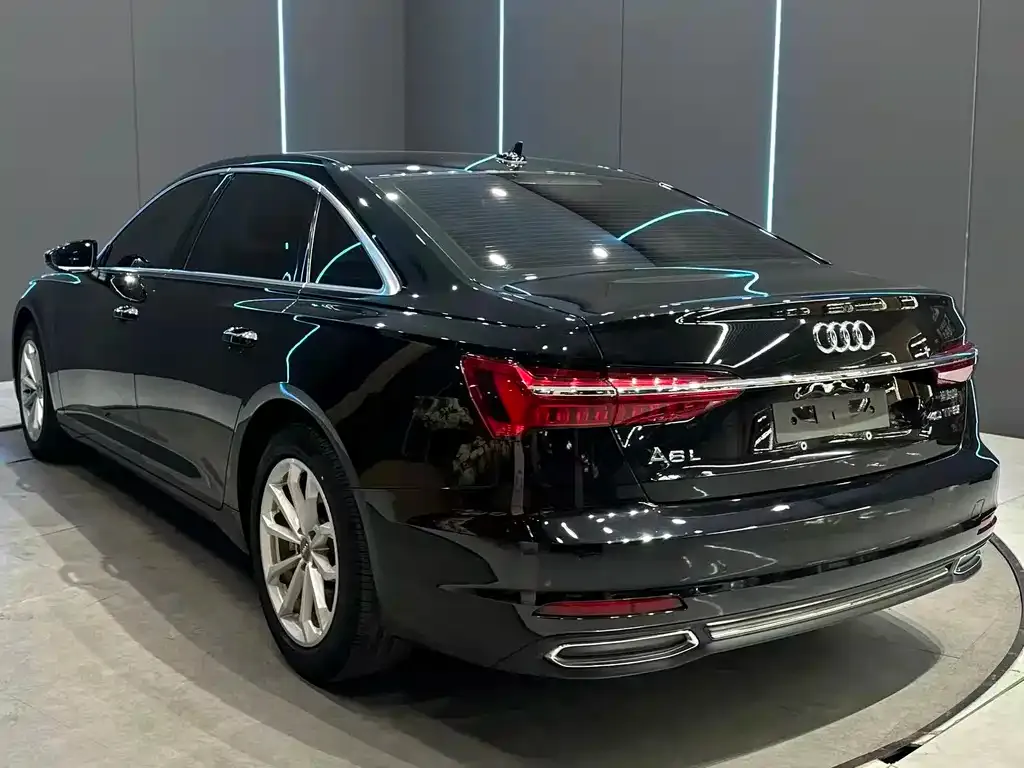 Audi A6L — фото 9