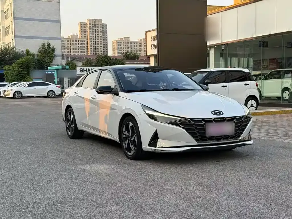 Hyundai Elantra — фото 5