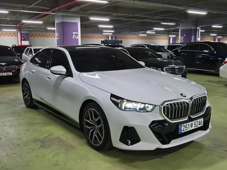 BMW 5-Series — фото 1