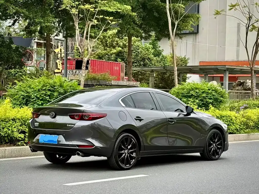 Mazda 3 Axela — фото 8