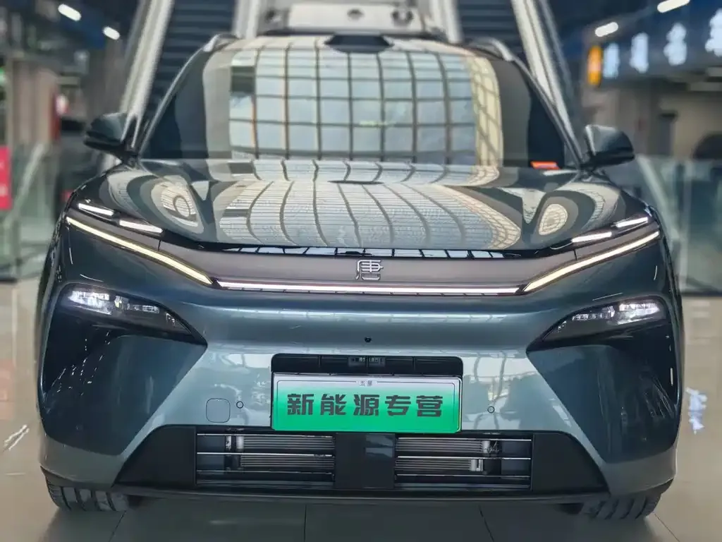 BYD Tang L — фото 1