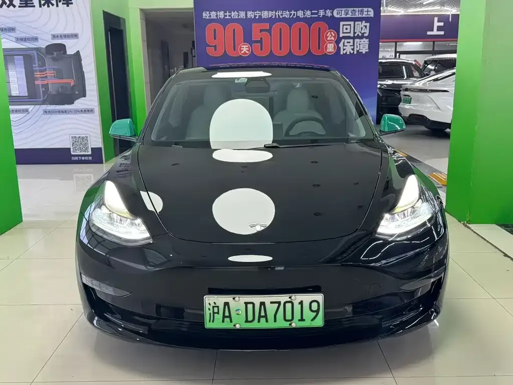 Tesla Model 3 — фото 2