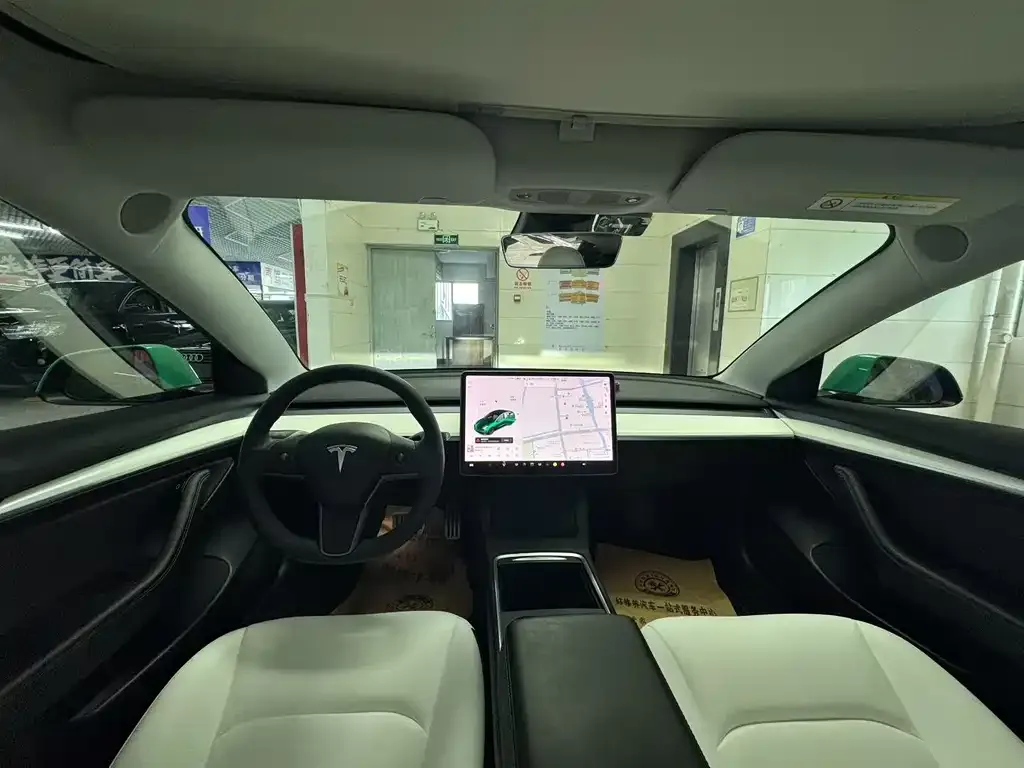 Tesla Model 3 — фото 4