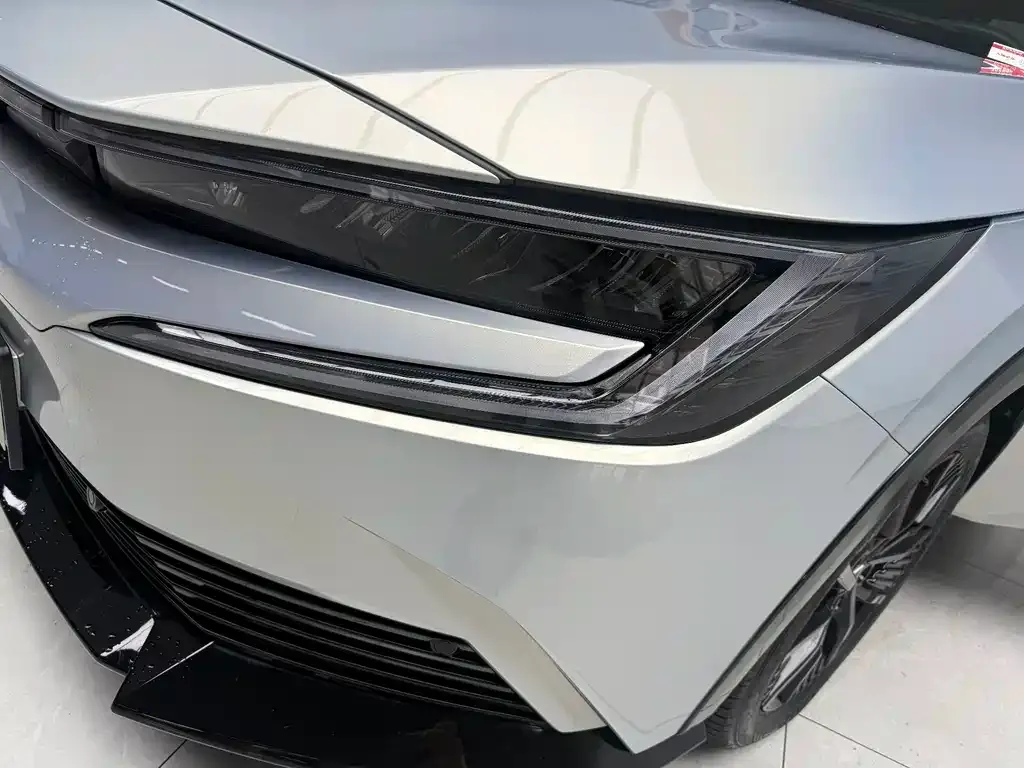 Honda e:NP2 — фото 6