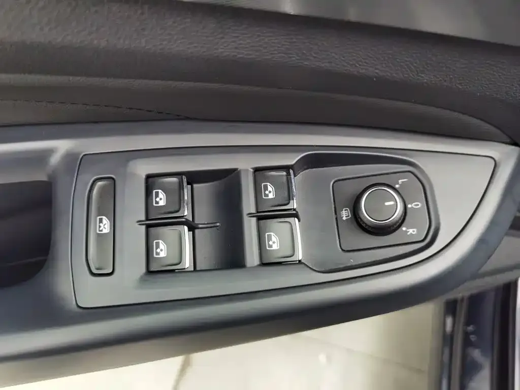 Volkswagen Passat — фото 9