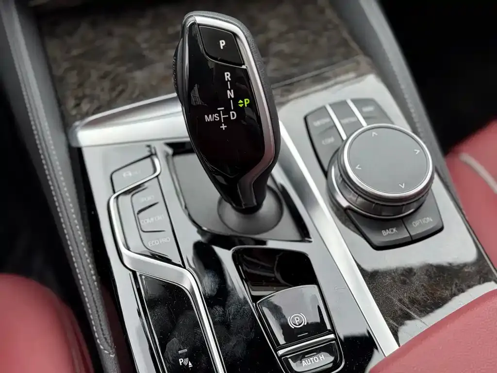 BMW 5 Series — фото 10