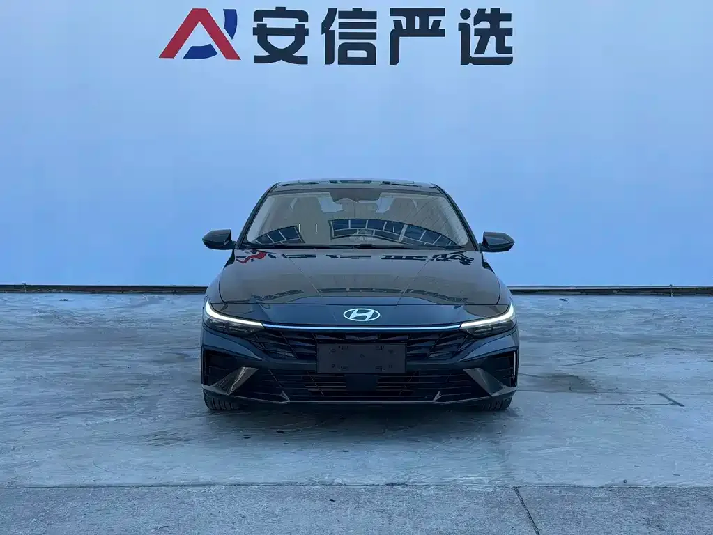 Hyundai Elantra — фото 2