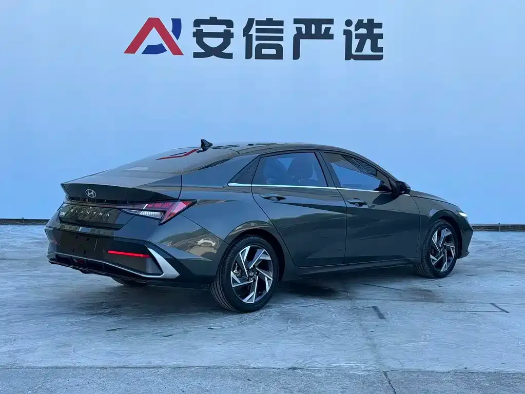 Hyundai Elantra — фото 10