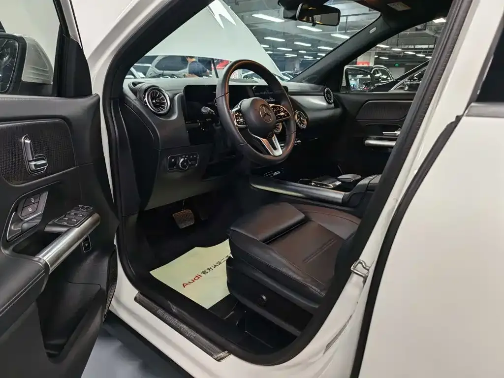 Mercedes-Benz GLA — фото 8