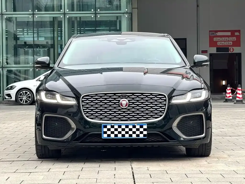 Jaguar XFL — фото 4
