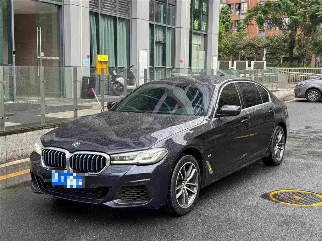 BMW 5 Series — фото 1