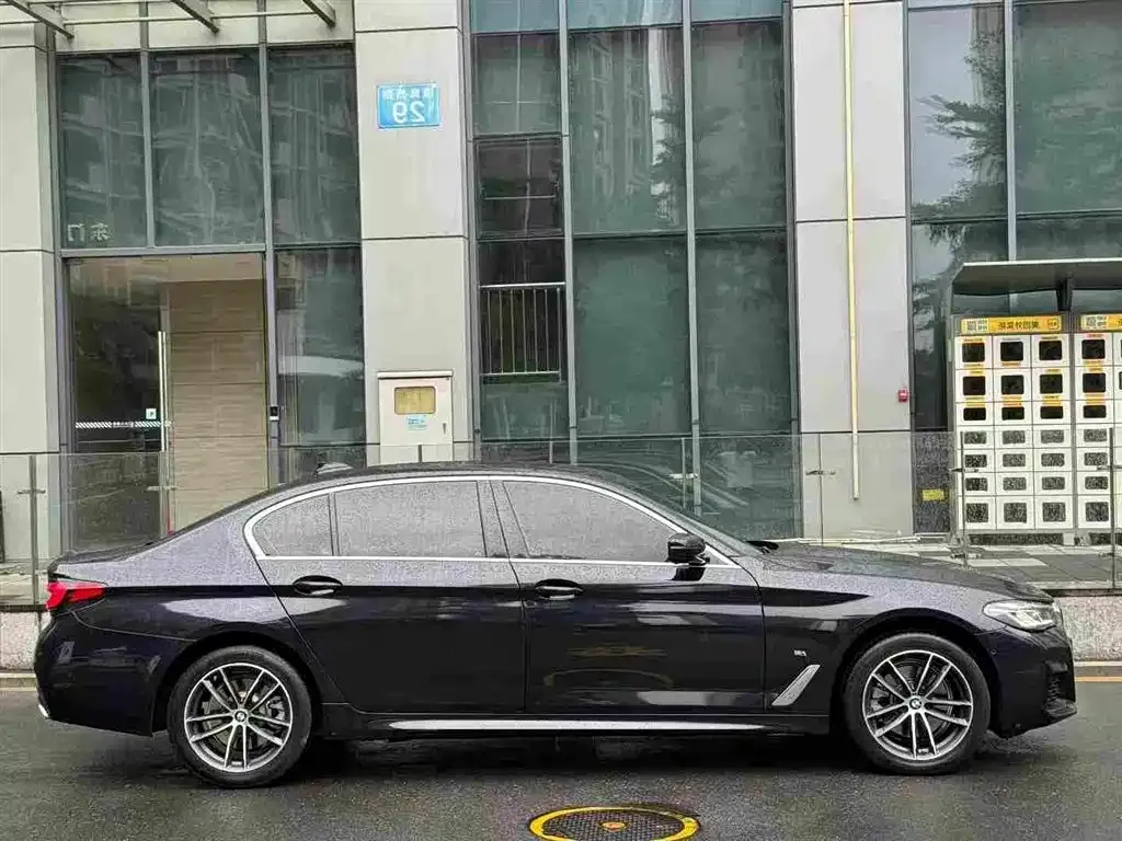 BMW 5 Series — фото 6