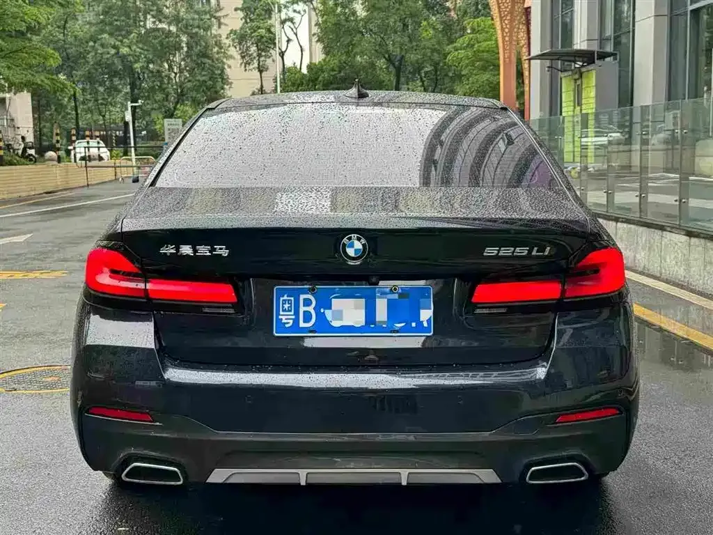 BMW 5 Series — фото 10