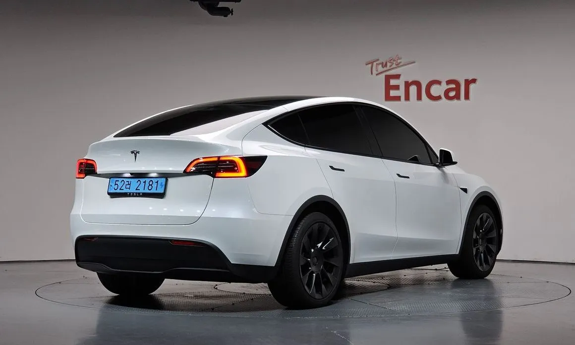 Tesla Model Y — фото 5