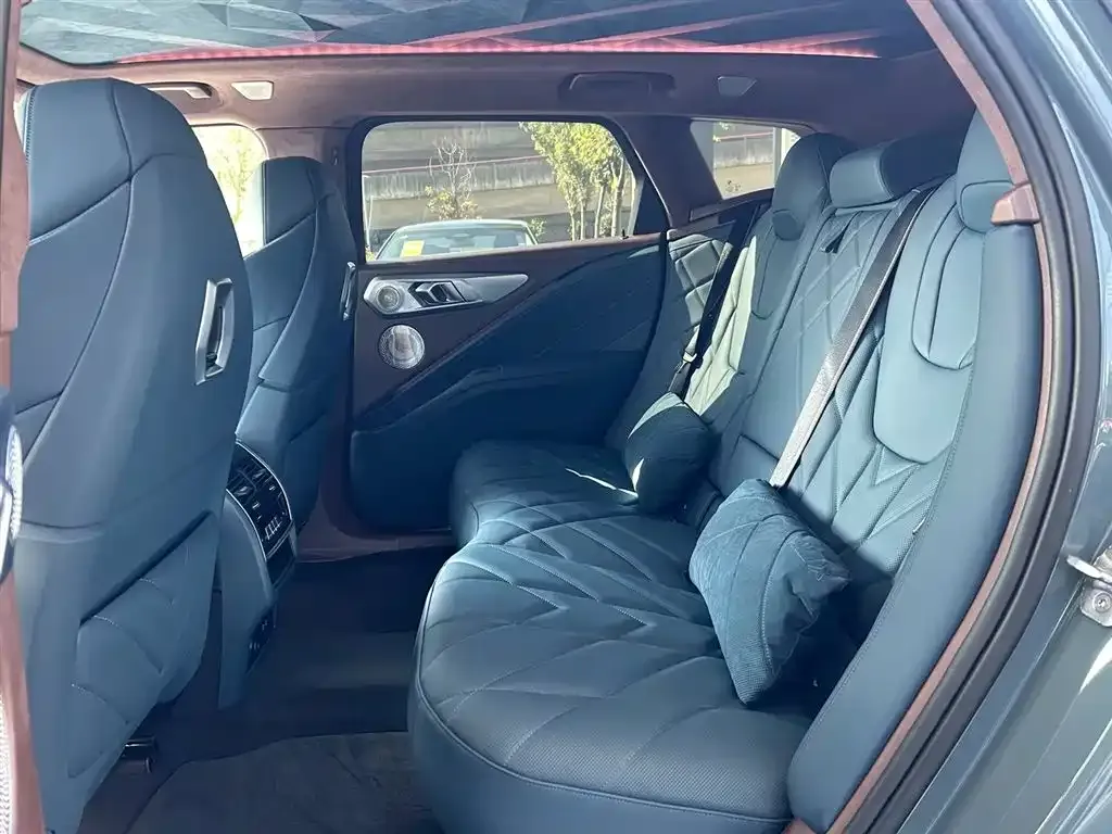 BMW XM — фото 3