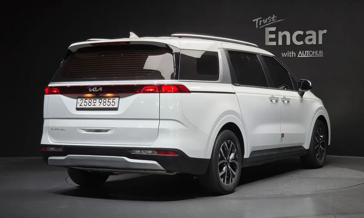 Kia Carnival — фото 4