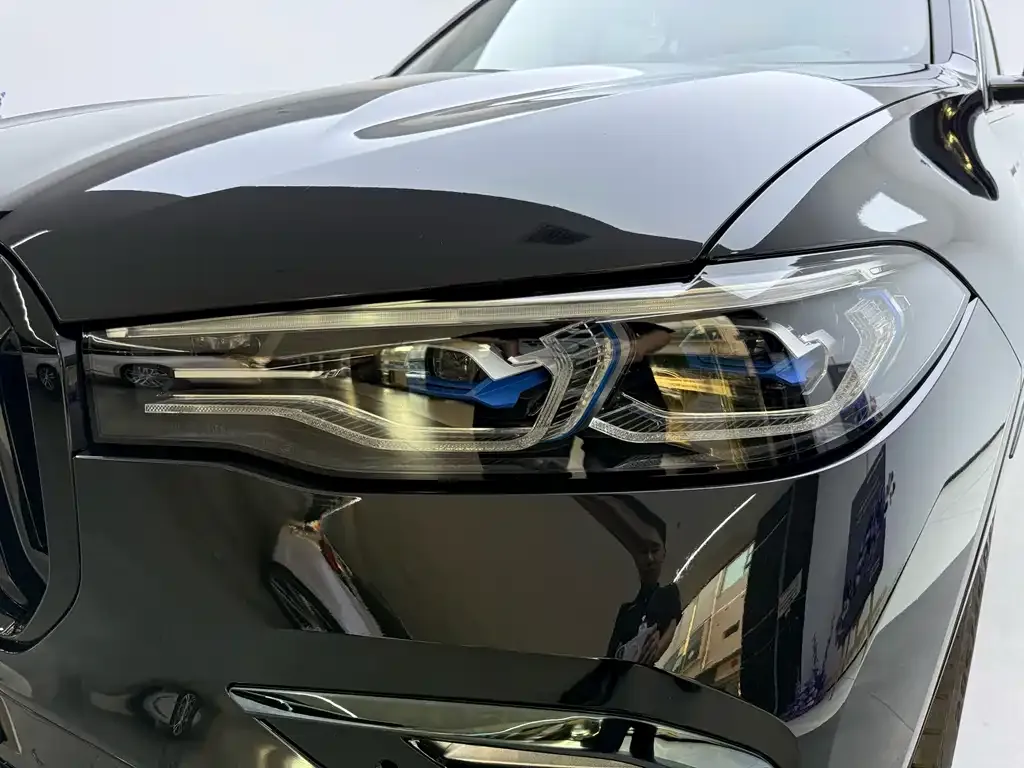 BMW X7 — фото 2