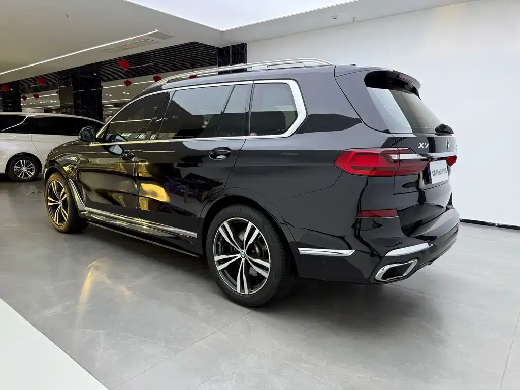 BMW X7 — фото 3