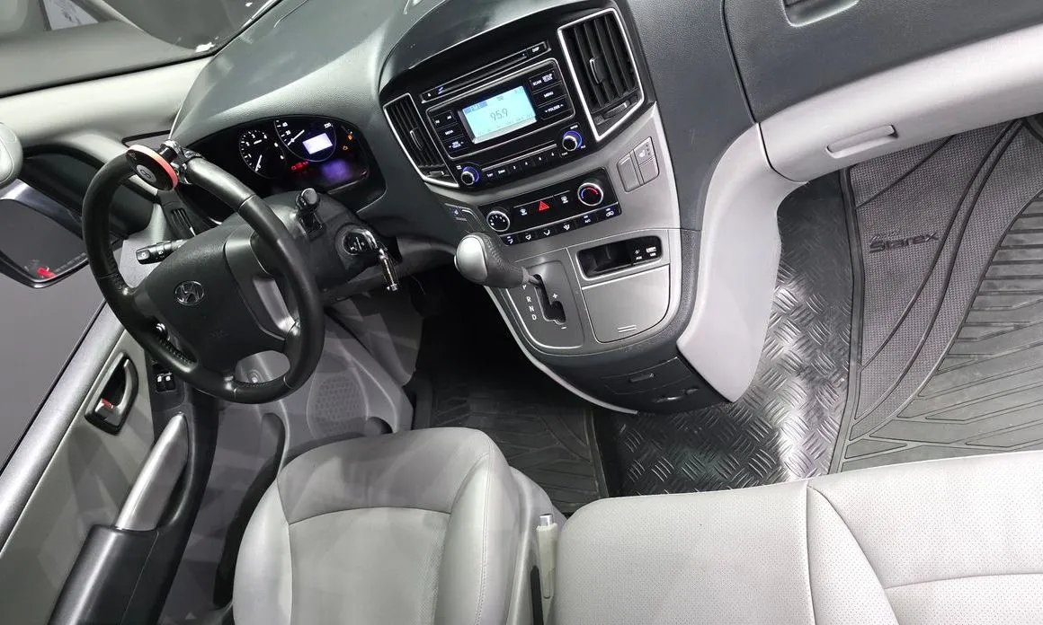 Hyundai Starex — фото 10