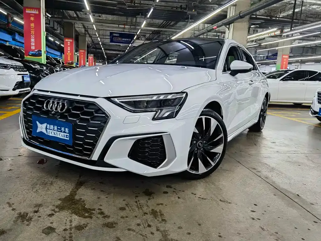 Audi A3 — фото 1