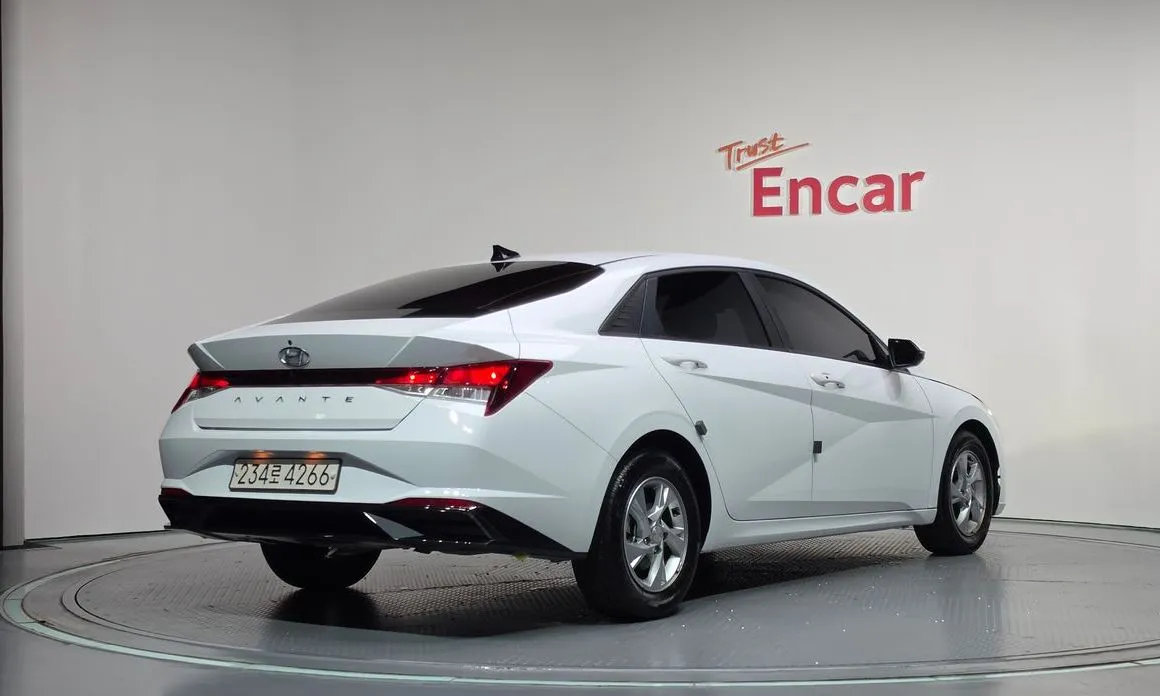 Hyundai AVANTE — фото 4