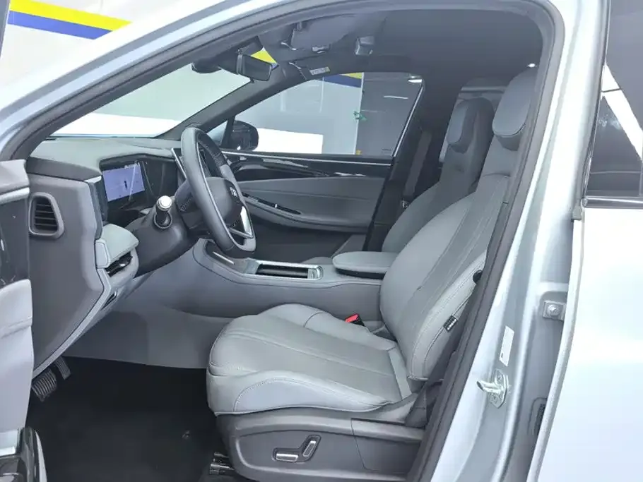 Geely Galaxy L7 — фото 10
