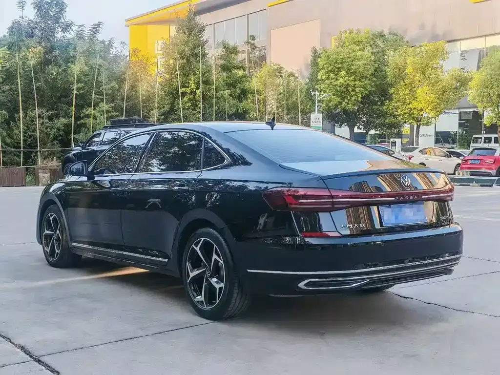 Volkswagen Passat — фото 7