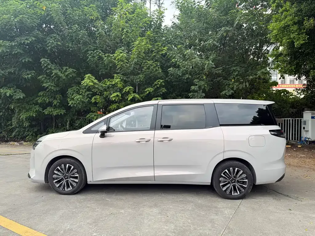 Wuling Xingguang 730 New Energy — фото 10