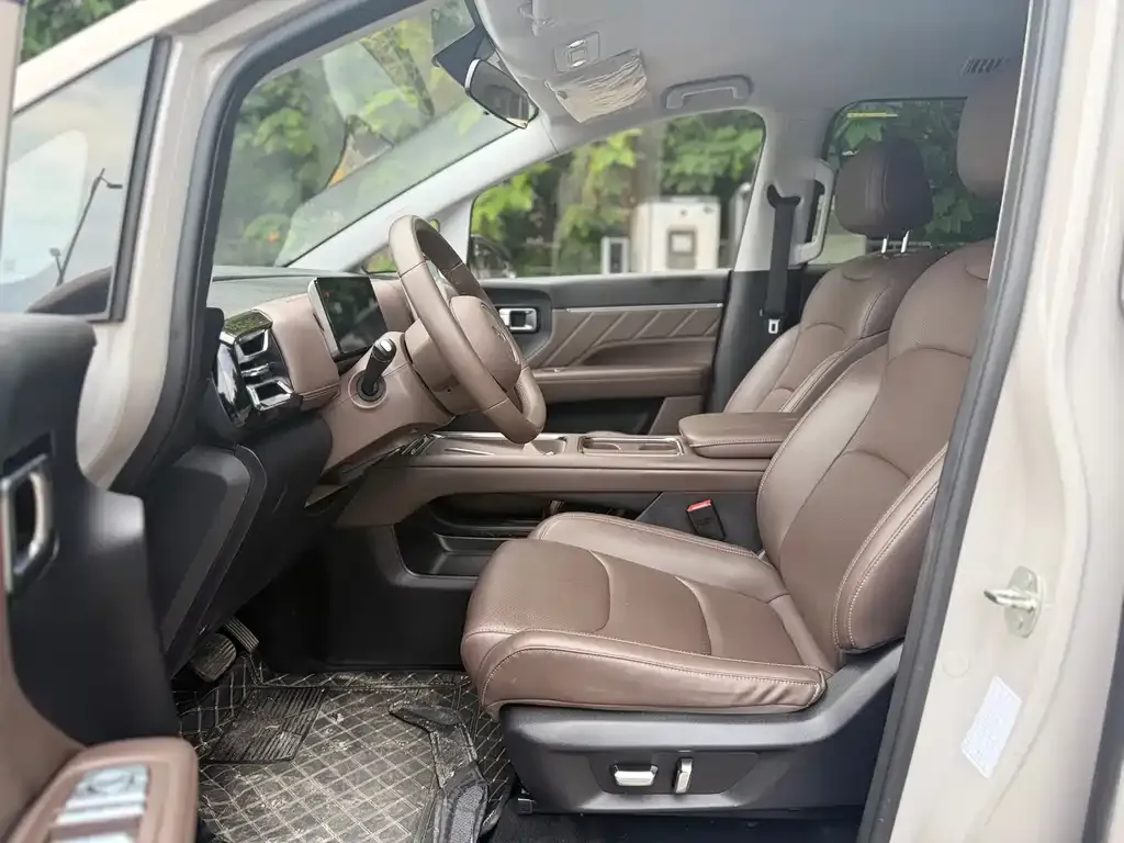 Wuling Xingguang 730 New Energy — фото 8
