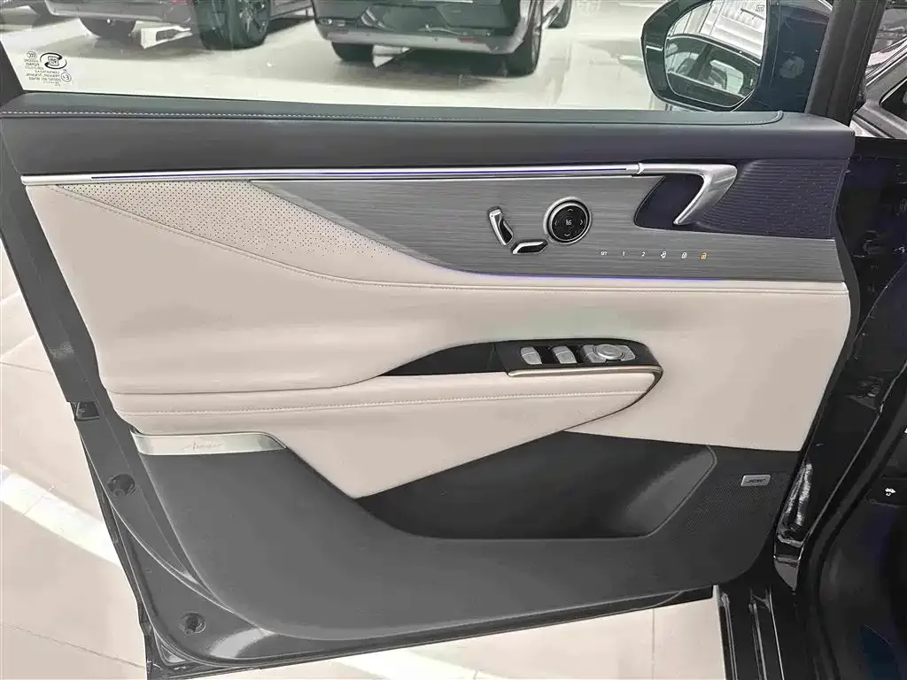 Buick GL8 Hybrid — фото 7