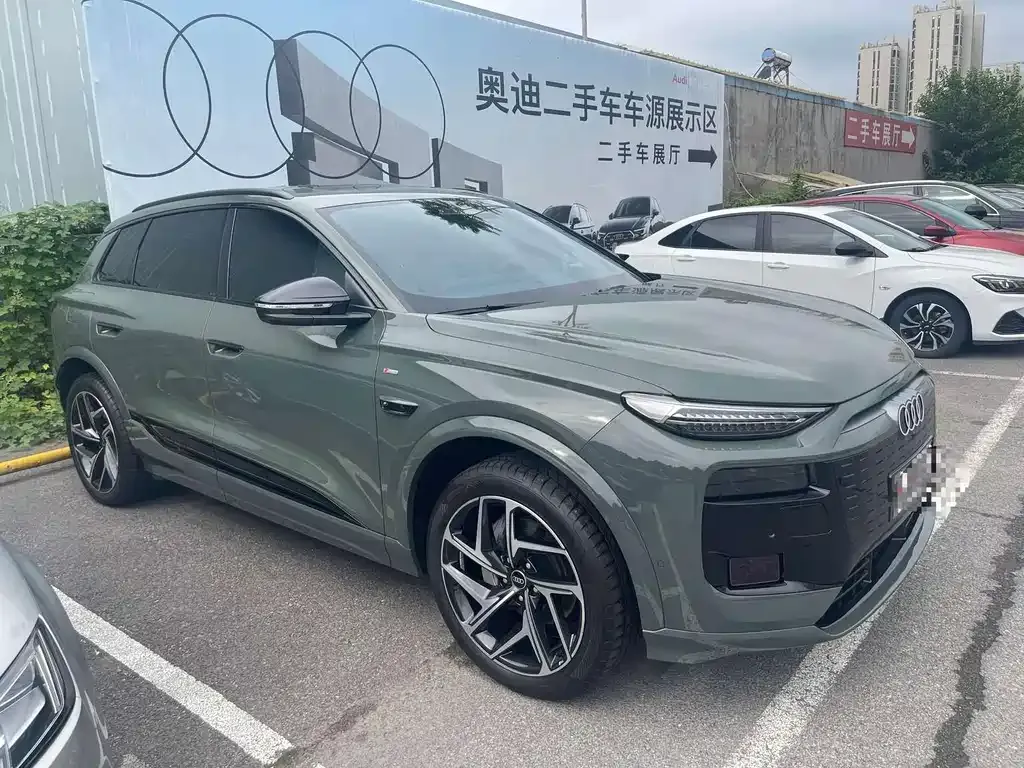 Audi Q6L e-tron — фото 9