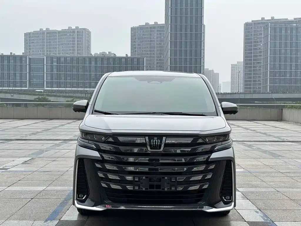 Toyota Vellfire — фото 10