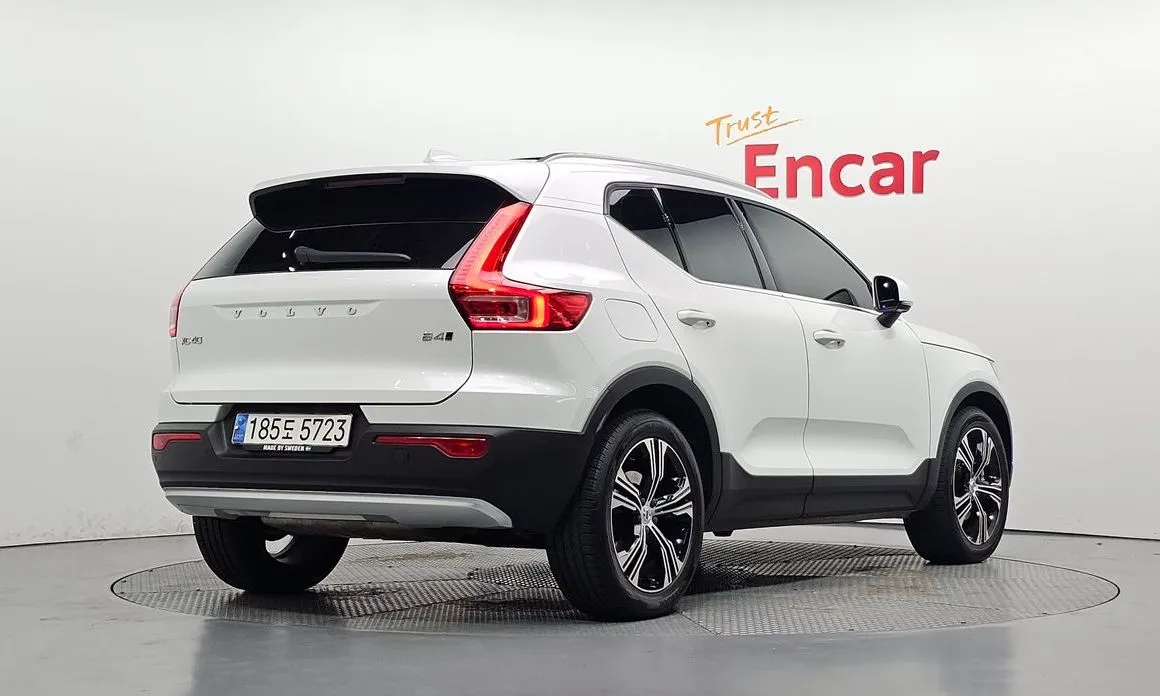 Volvo XC40 — фото 5