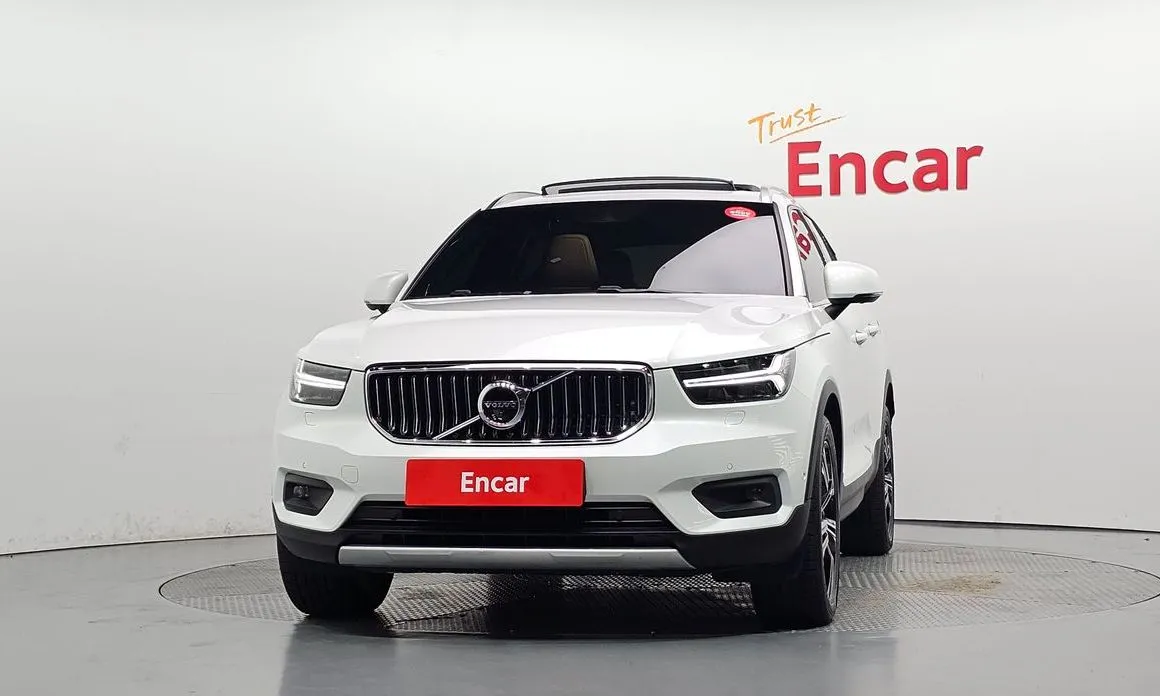 Volvo XC40 — фото 4