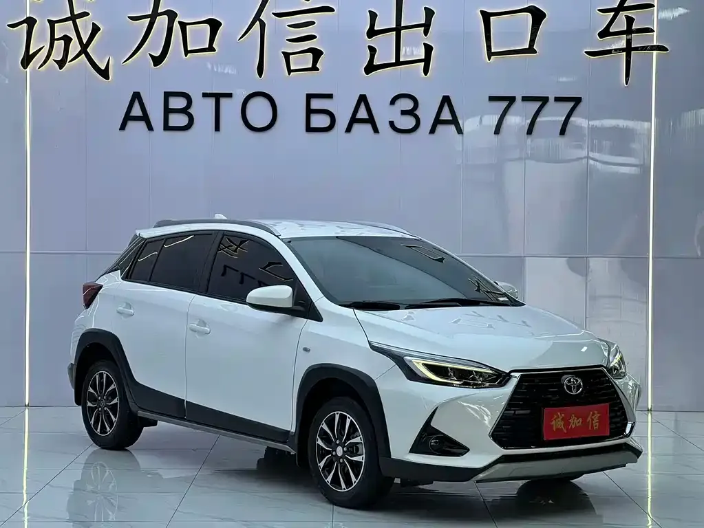 Toyota Yaris L — фото 2