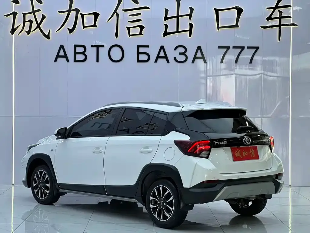 Toyota Yaris L — фото 6