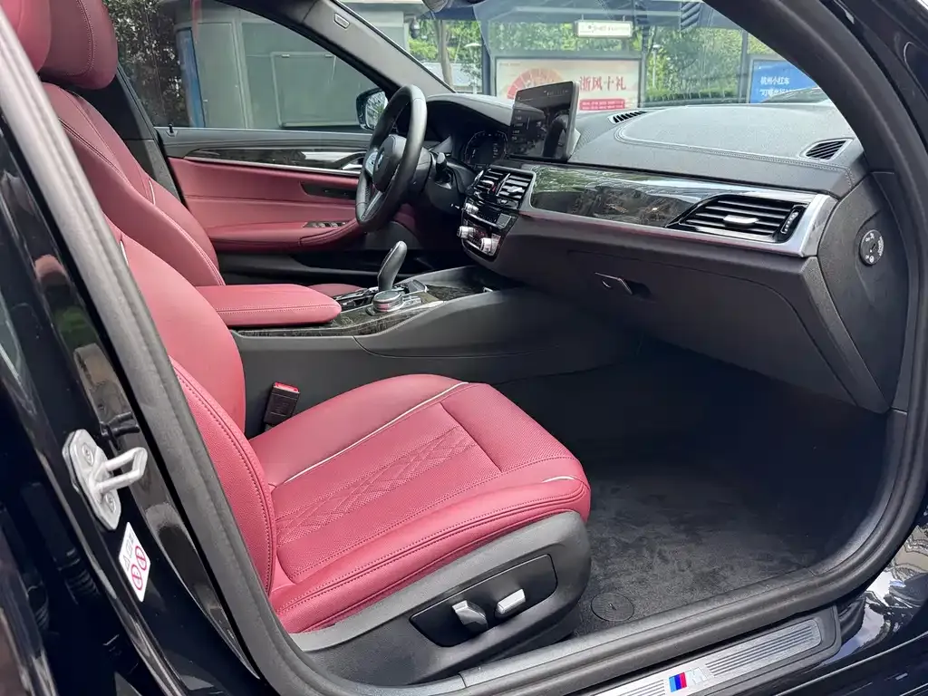 BMW 5 Series — фото 10