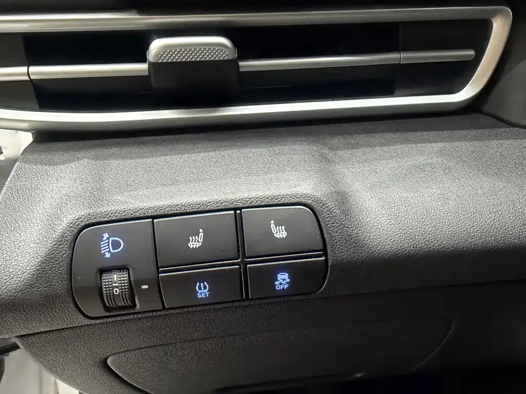 Hyundai Elantra — фото 9