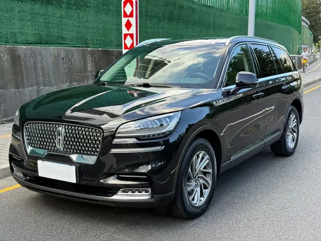 Lincoln Aviator — фото 1