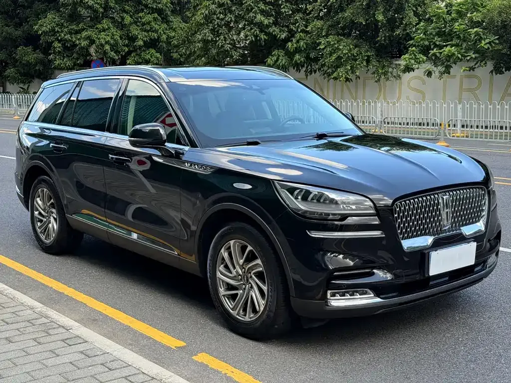 Lincoln Aviator — фото 10