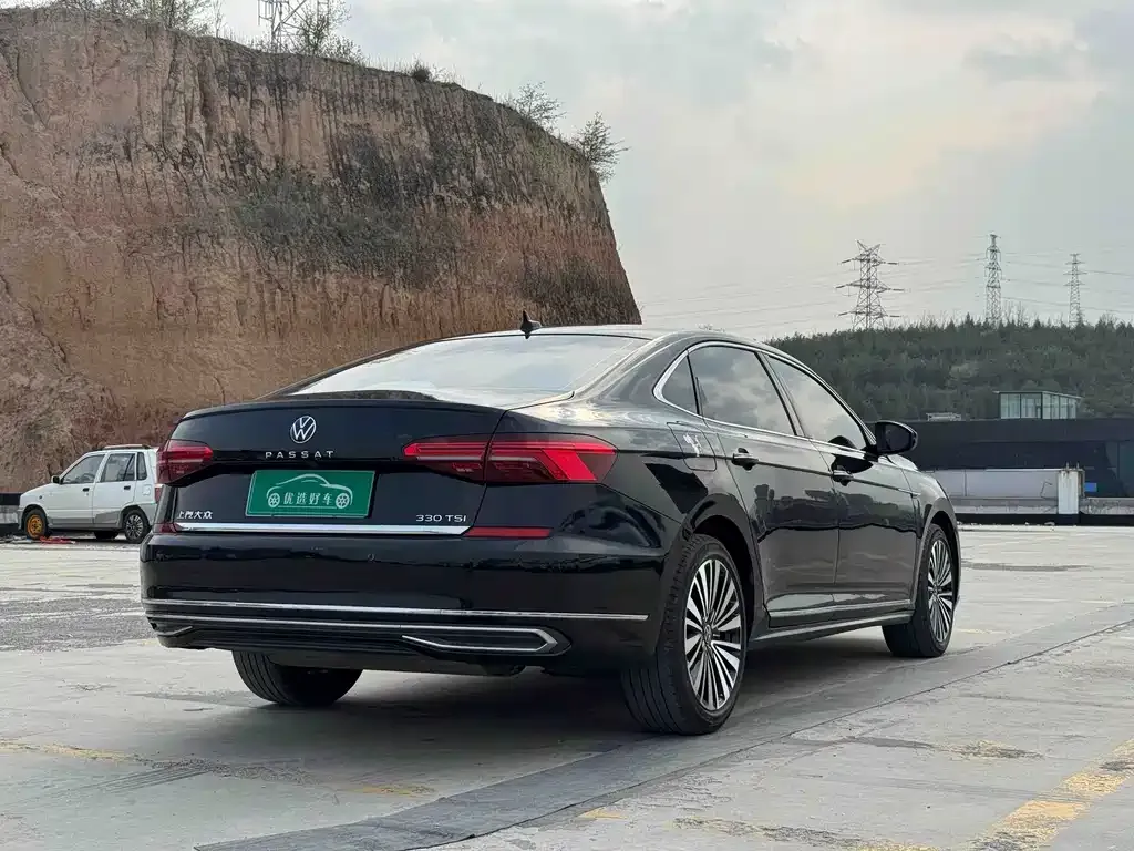 Volkswagen Passat — фото 5