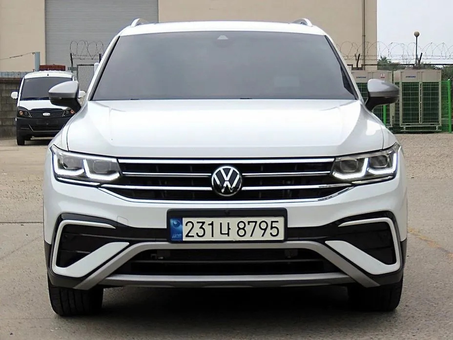 Volkswagen Tiguan — фото 1
