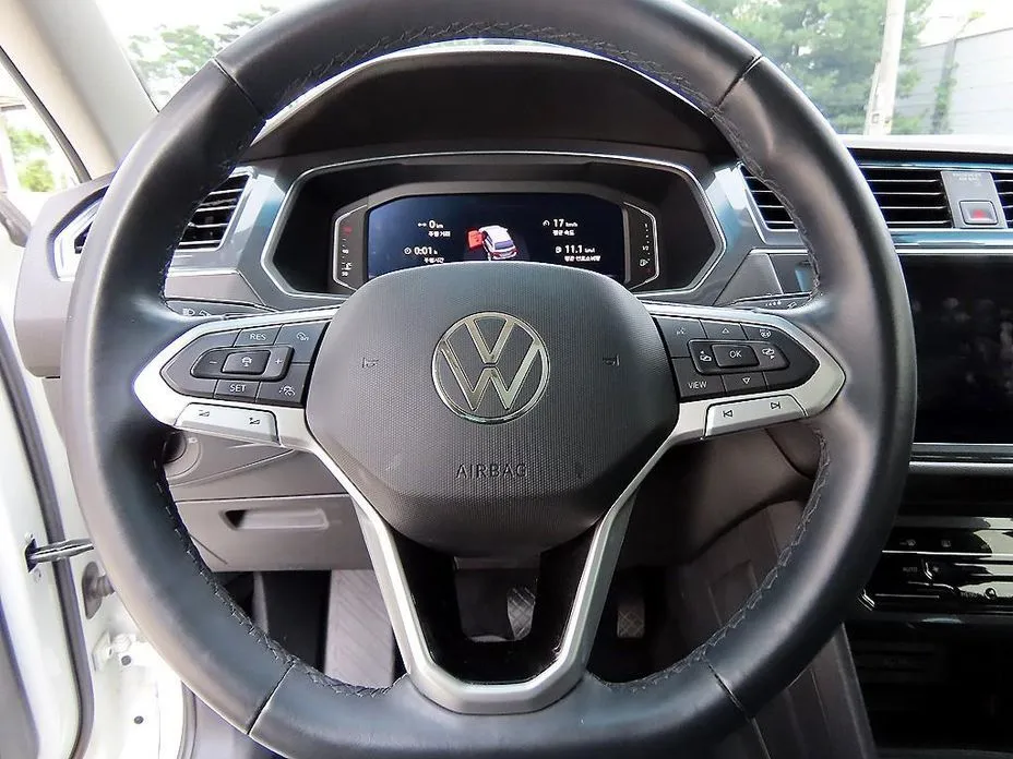 Volkswagen Tiguan — фото 6